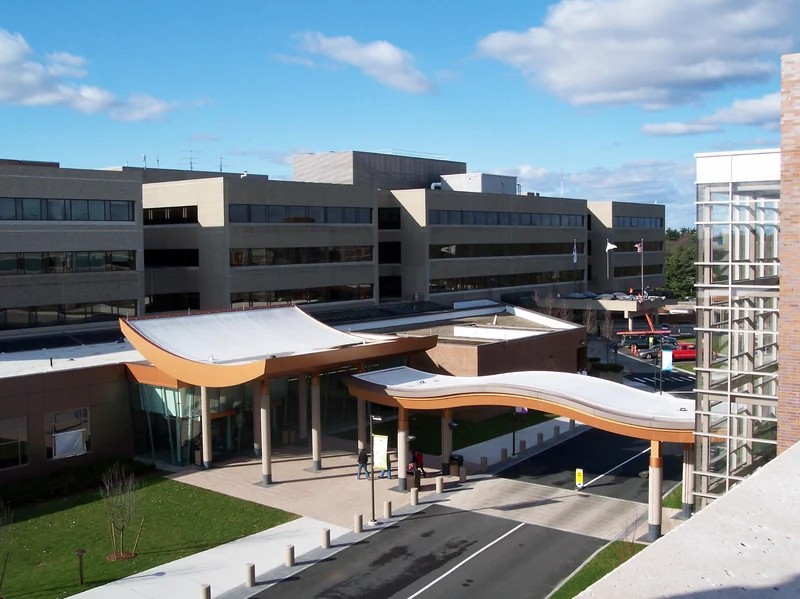 Exterior of Lahey Clinic in Burlington